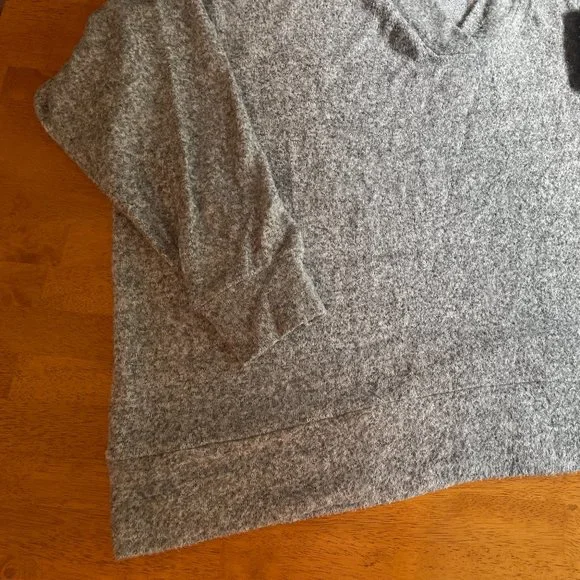 2-pc. set - size XL H&M gray sweatshirt and size Large H&M gray sweat pants - Picture 5 of 8